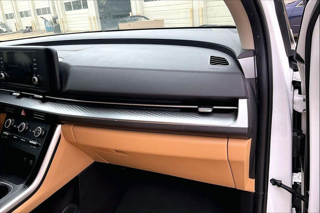 used 2024 Kia Carnival car, priced at $33,789