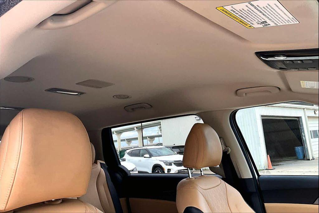 used 2024 Kia Carnival car, priced at $33,789