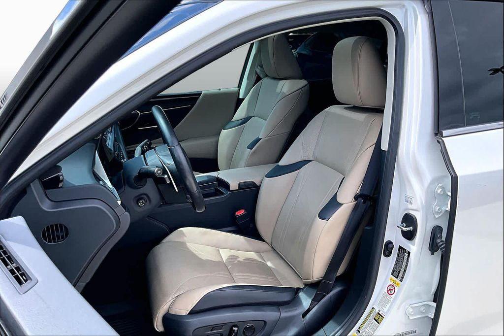 used 2019 Lexus ES 350 car, priced at $32,525
