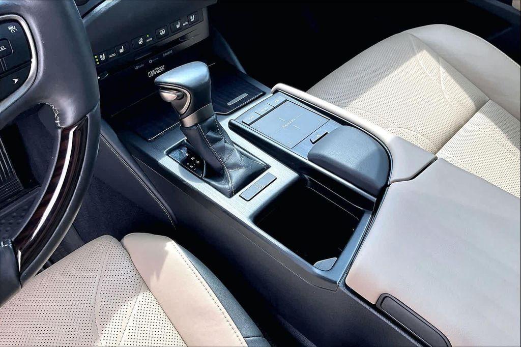 used 2019 Lexus ES 350 car, priced at $32,525