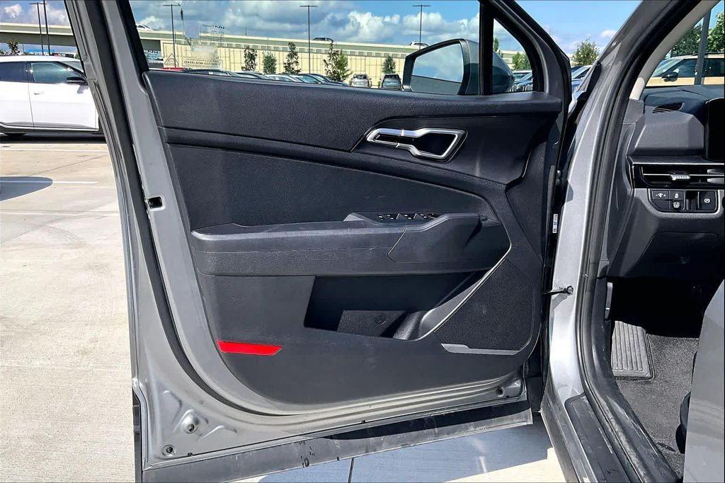 used 2026 Kia Sportage Hybrid car, priced at $28,125