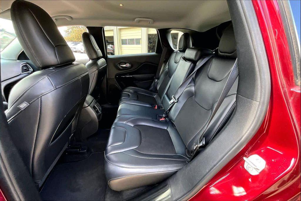 used 2021 Jeep Cherokee car, priced at $18,789
