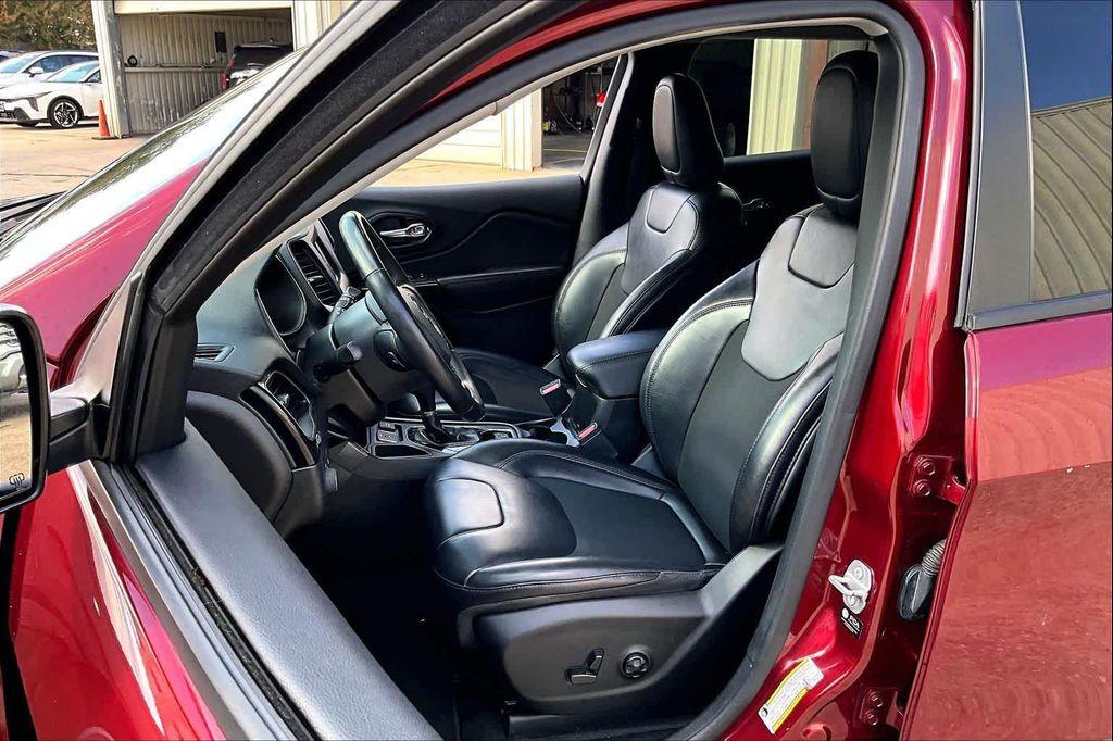 used 2021 Jeep Cherokee car, priced at $18,789