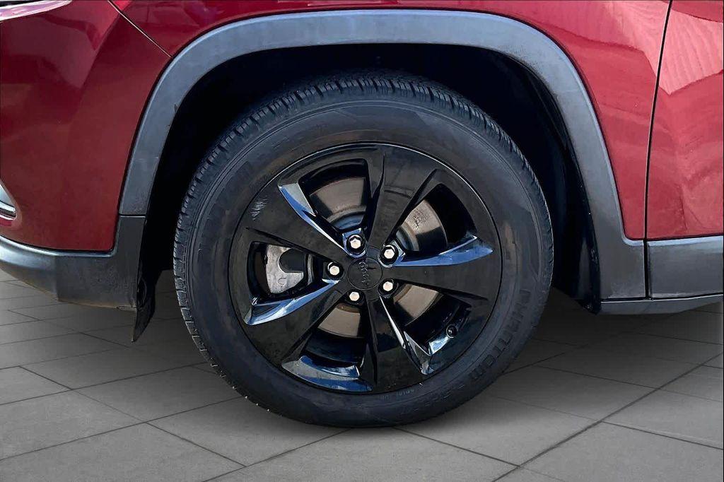 used 2021 Jeep Cherokee car, priced at $18,789