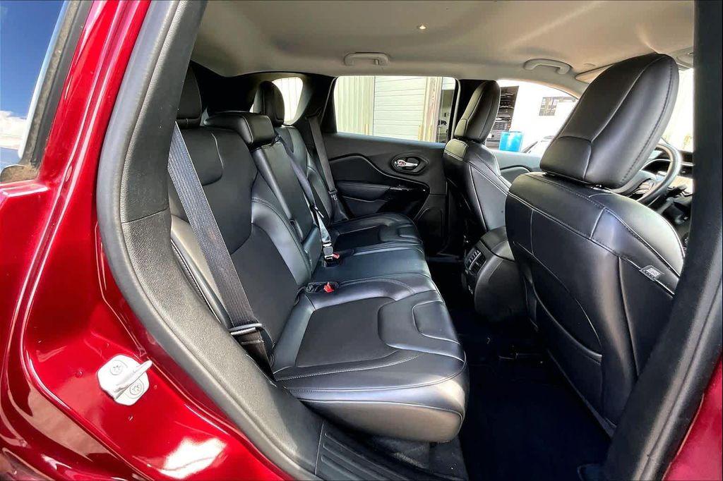 used 2021 Jeep Cherokee car, priced at $18,789