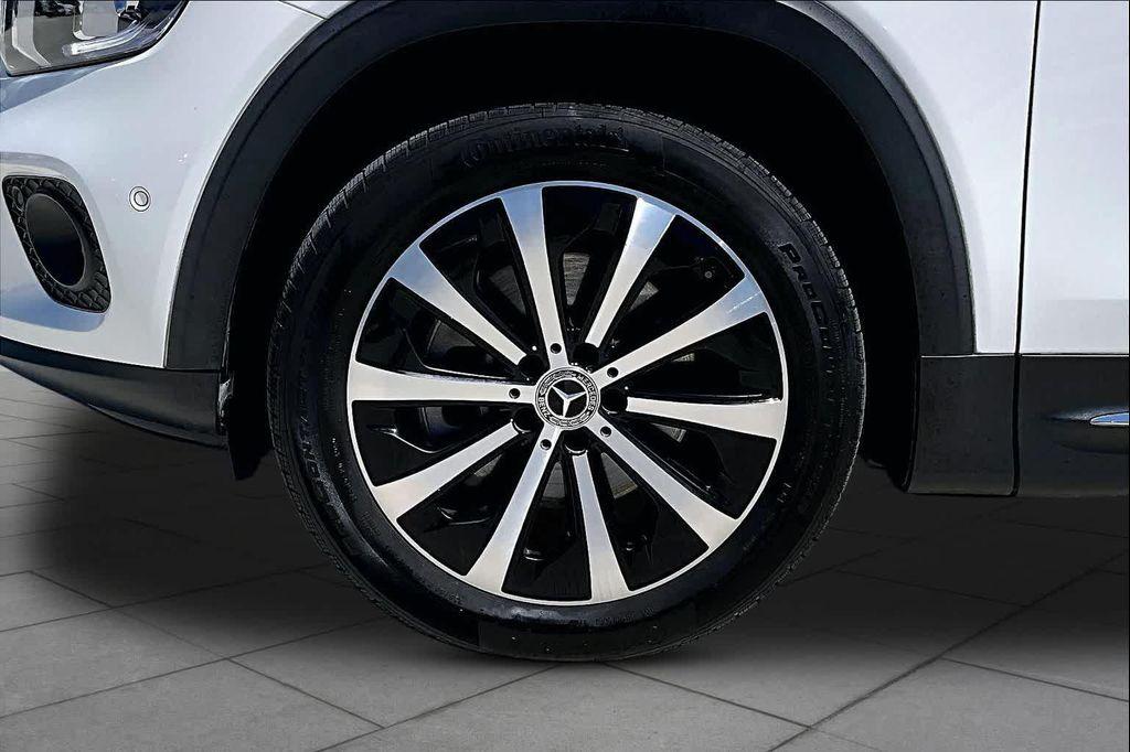 used 2023 Mercedes-Benz GLB 250 car, priced at $30,225