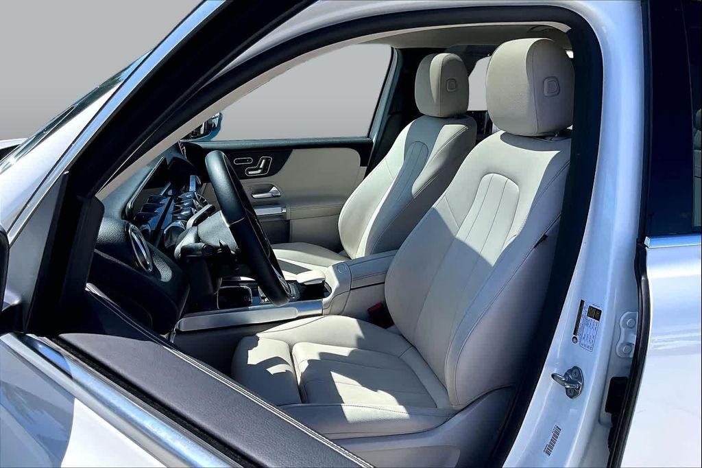 used 2023 Mercedes-Benz GLB 250 car, priced at $30,225