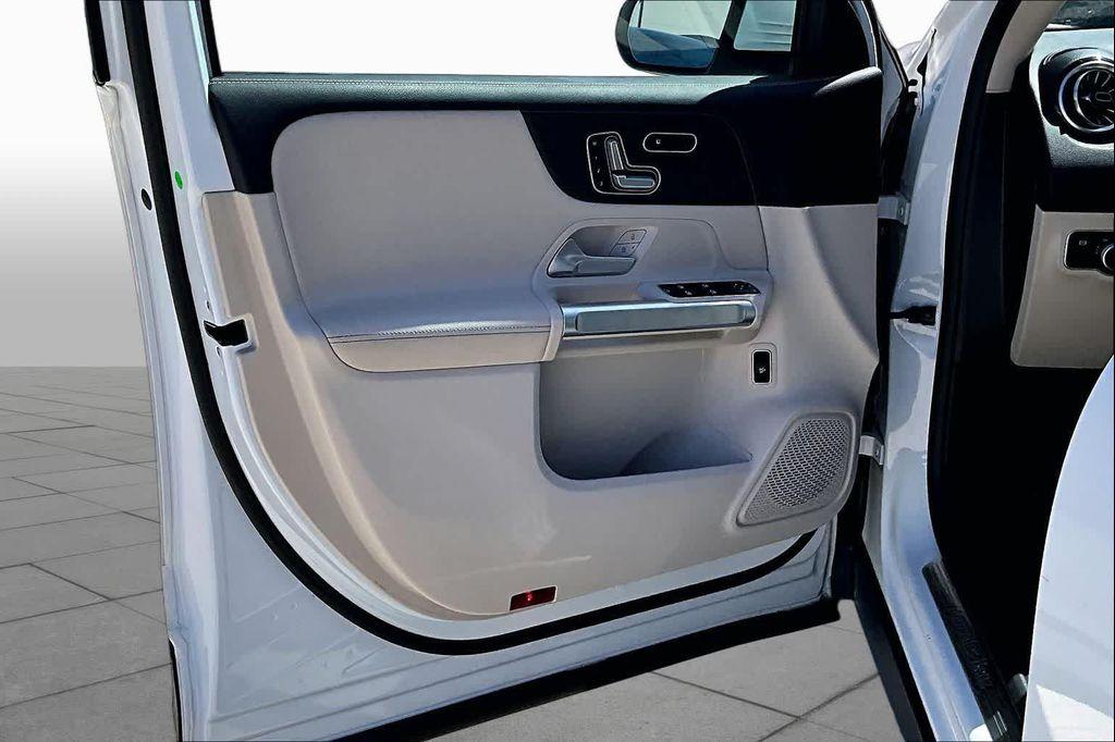 used 2023 Mercedes-Benz GLB 250 car, priced at $30,225