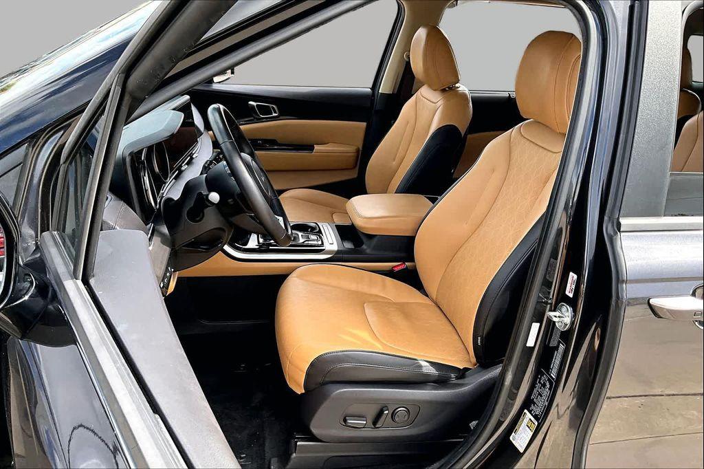 used 2024 Kia Carnival car, priced at $30,325