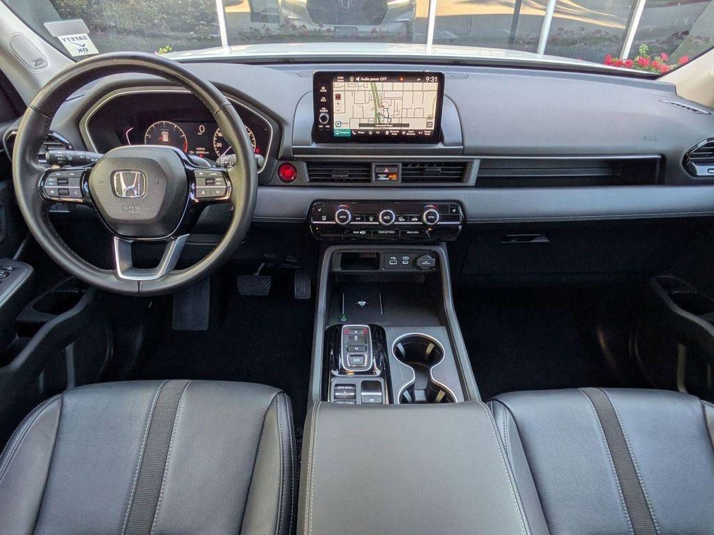 used 2025 Honda Pilot car, priced at $41,708