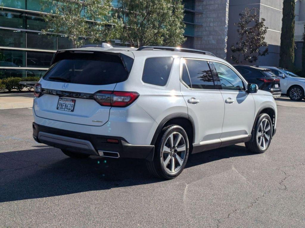 used 2025 Honda Pilot car, priced at $41,708