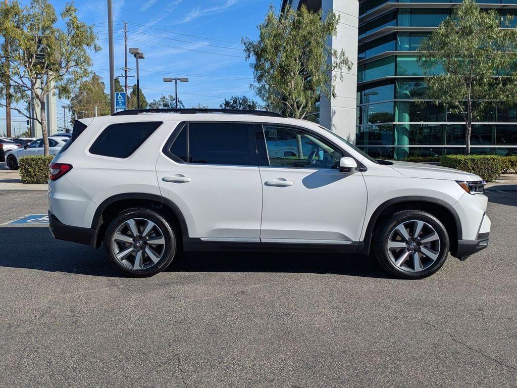 used 2025 Honda Pilot car, priced at $41,708