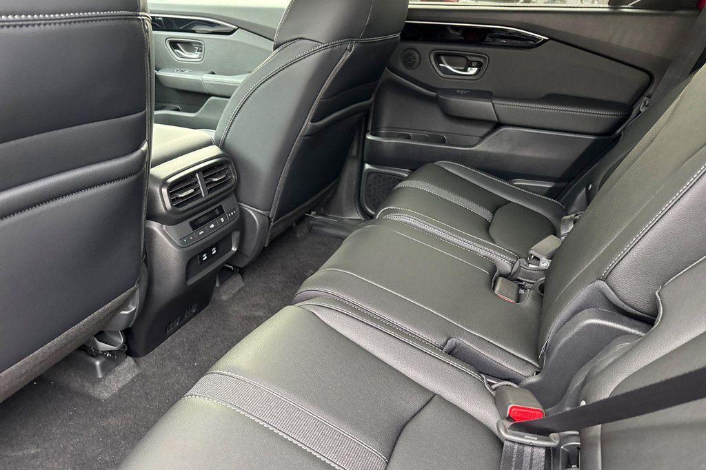 new 2026 Honda Pilot car, priced at $46,445