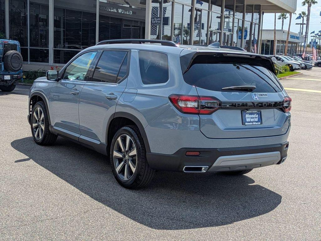 new 2025 Honda Pilot car, priced at $50,180