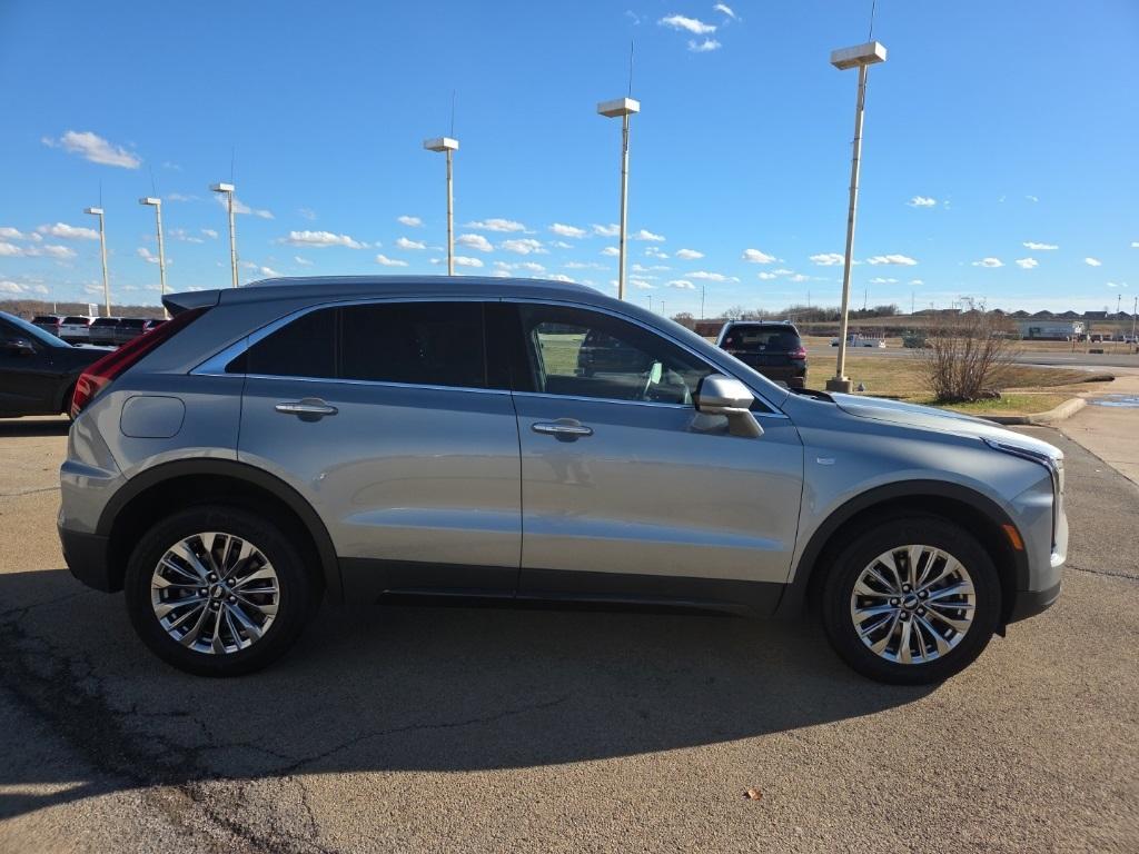 used 2025 Cadillac XT4 car, priced at $32,179