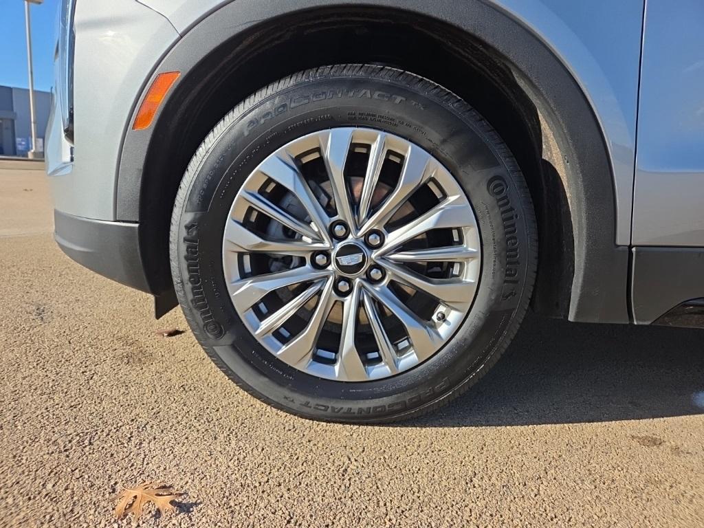 used 2025 Cadillac XT4 car, priced at $32,179