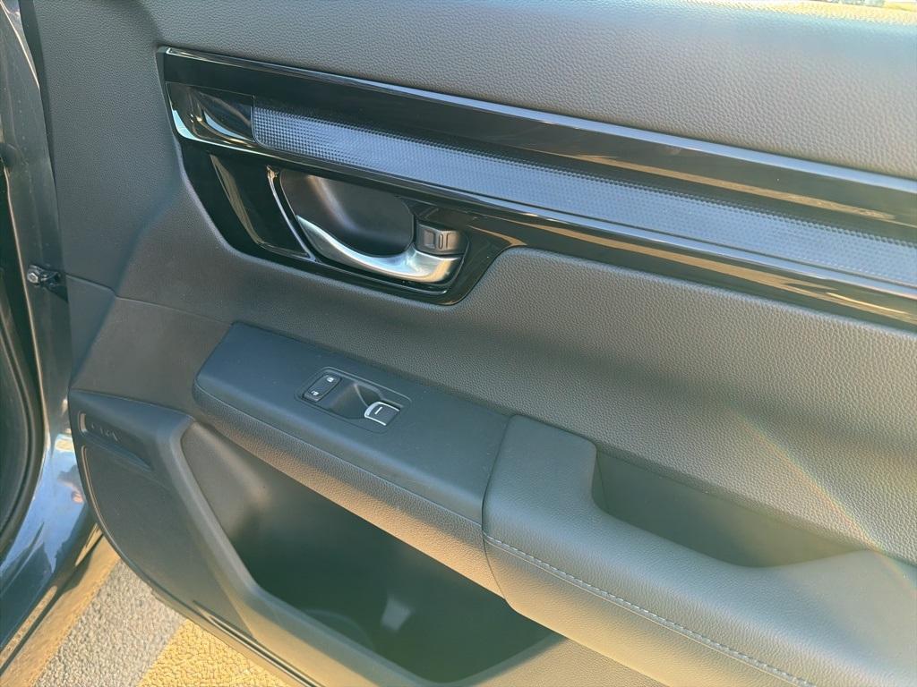 used 2025 Honda CR-V car, priced at $33,667
