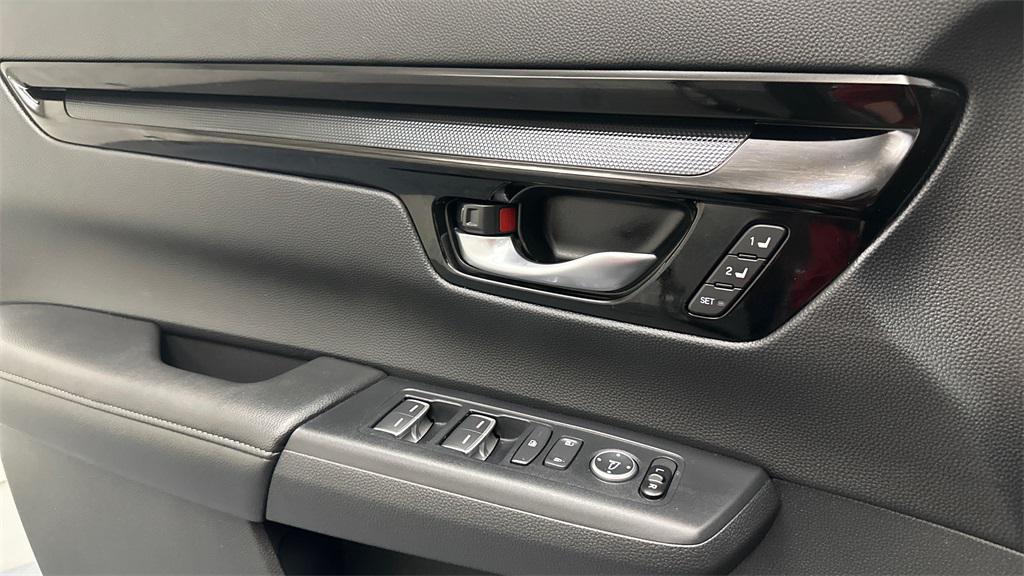 used 2024 Honda CR-V car, priced at $31,998