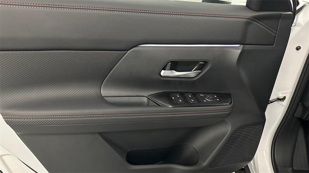 new 2025 Nissan Kicks car, priced at $27,935