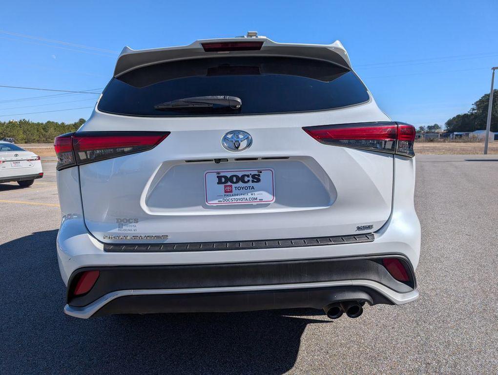 used 2022 Toyota Highlander car, priced at $29,996