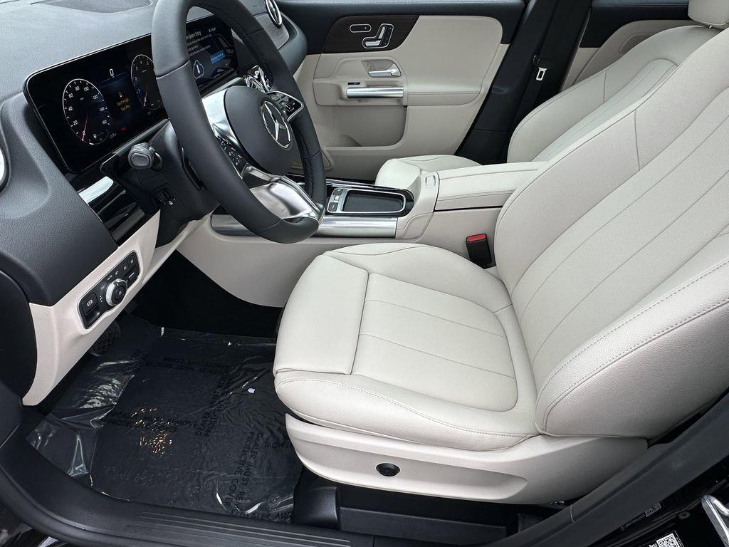 new 2026 Mercedes-Benz GLA 250 car, priced at $48,420