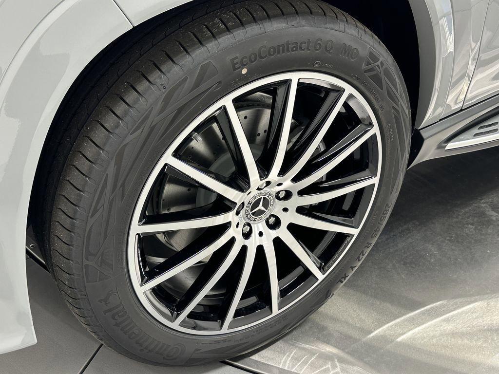 new 2026 Mercedes-Benz GLS 580 car, priced at $125,625