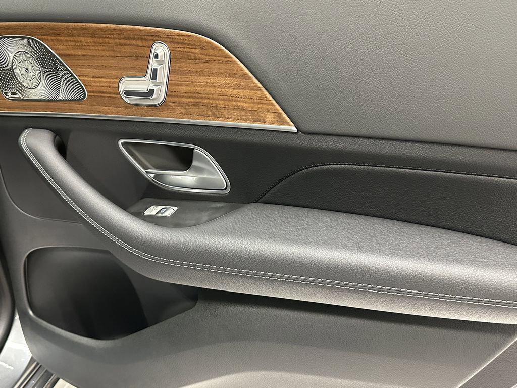 new 2025 Mercedes-Benz GLS 450 car, priced at $96,495