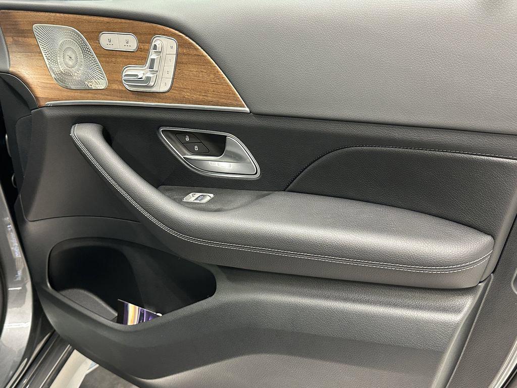 new 2025 Mercedes-Benz GLS 450 car, priced at $96,495