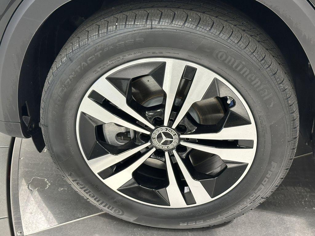 used 2025 Mercedes-Benz GLB 250 car, priced at $38,924