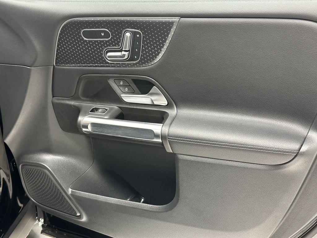 used 2025 Mercedes-Benz GLB 250 car, priced at $38,924