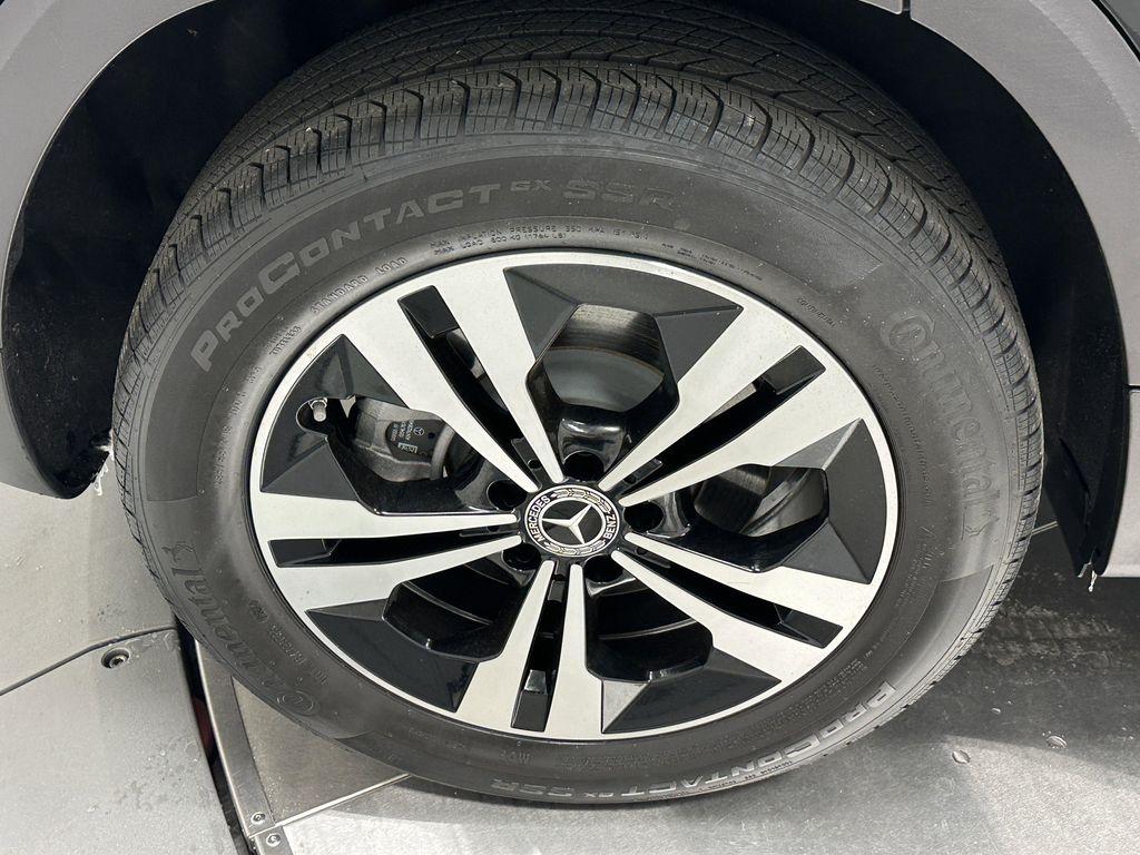 used 2025 Mercedes-Benz GLB 250 car, priced at $38,924