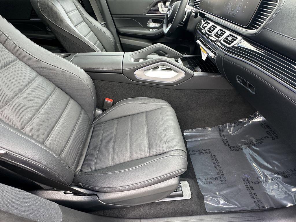 new 2026 Mercedes-Benz GLS 580 car, priced at $126,075