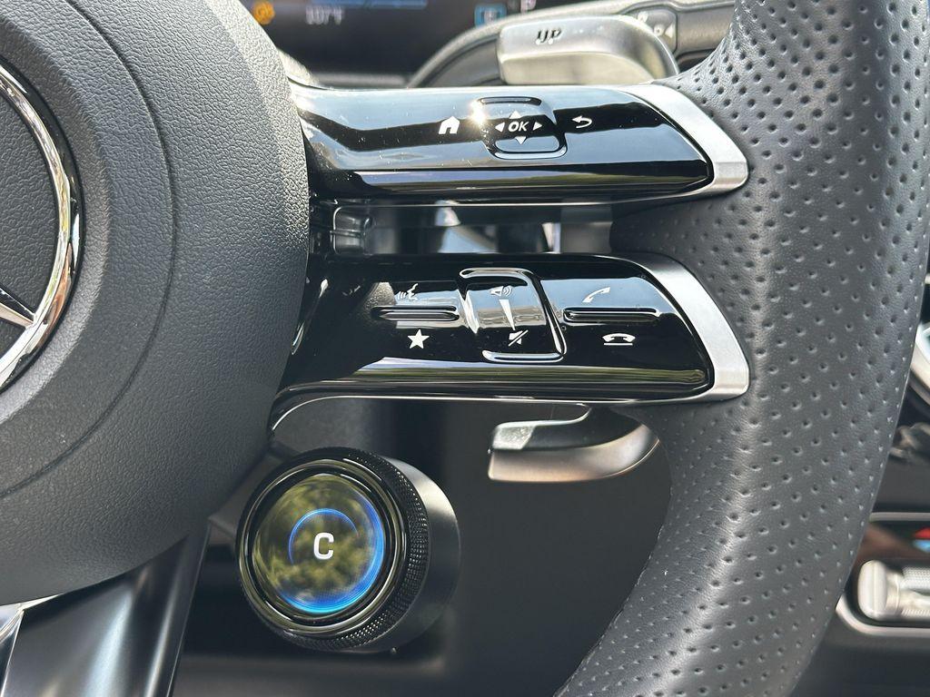 Mercedes-Benz GLA view 29