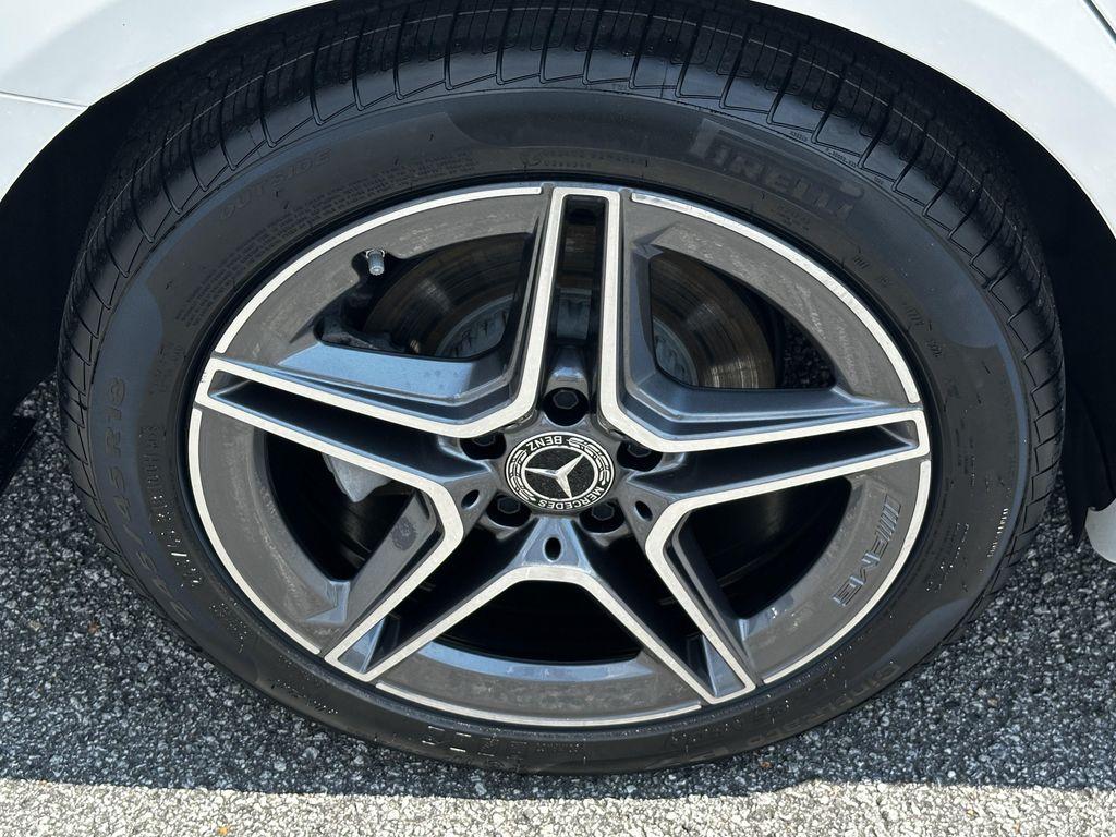 Mercedes-Benz E-Class view 21