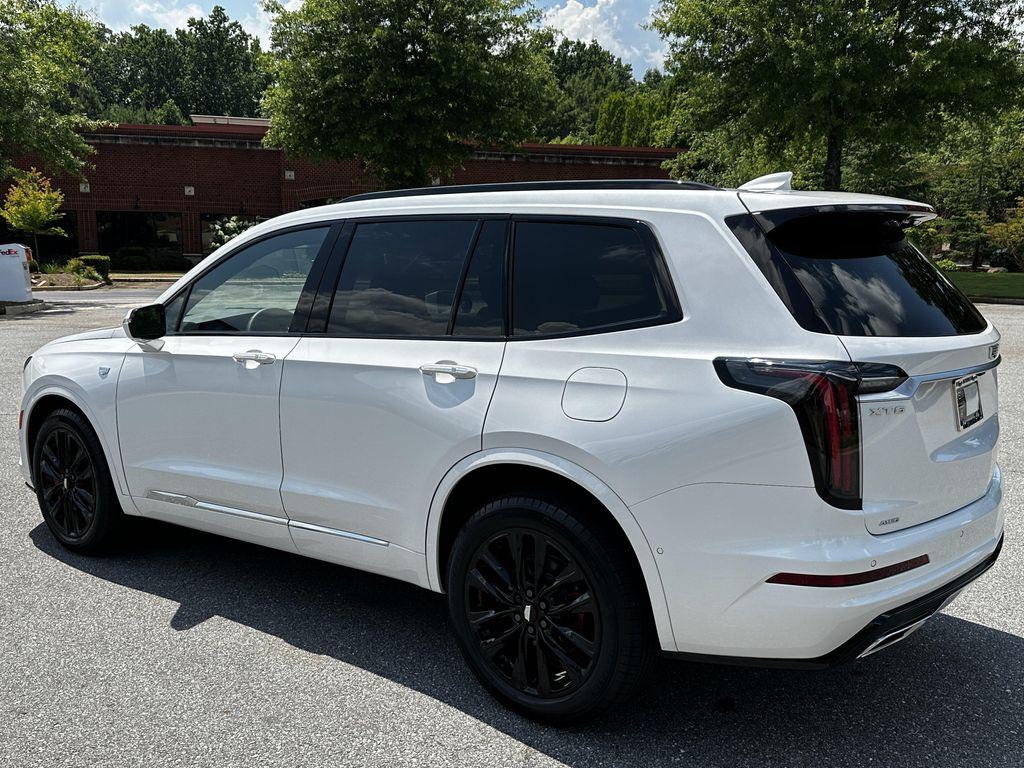 used 2025 Cadillac XT6 car, priced at $53,934