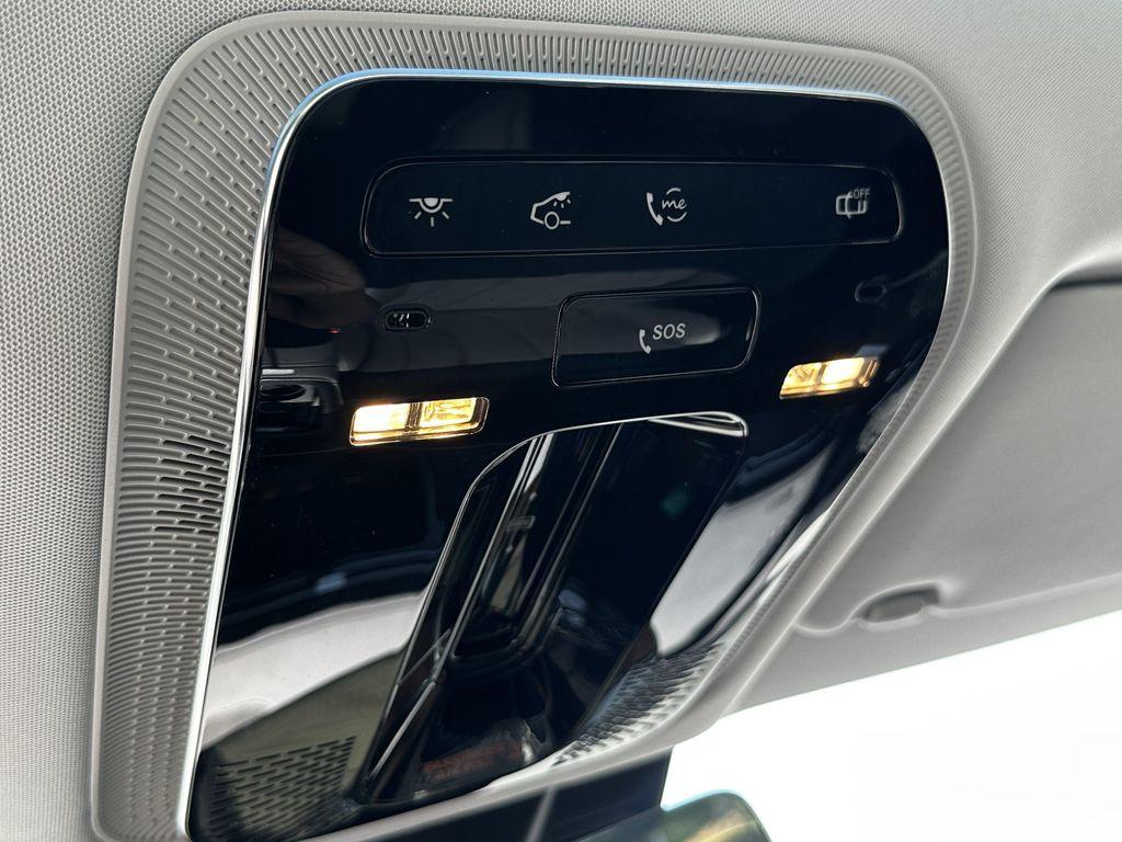 Mercedes-Benz E-Class view 32