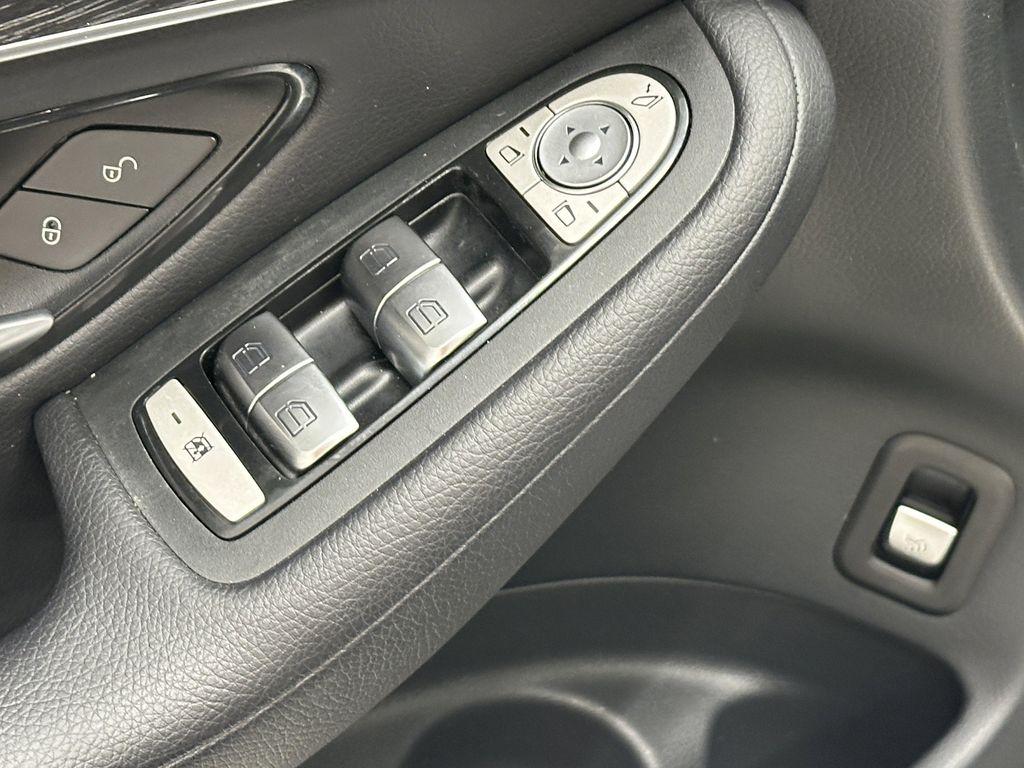 used 2022 Mercedes-Benz GLC 300 car, priced at $35,922