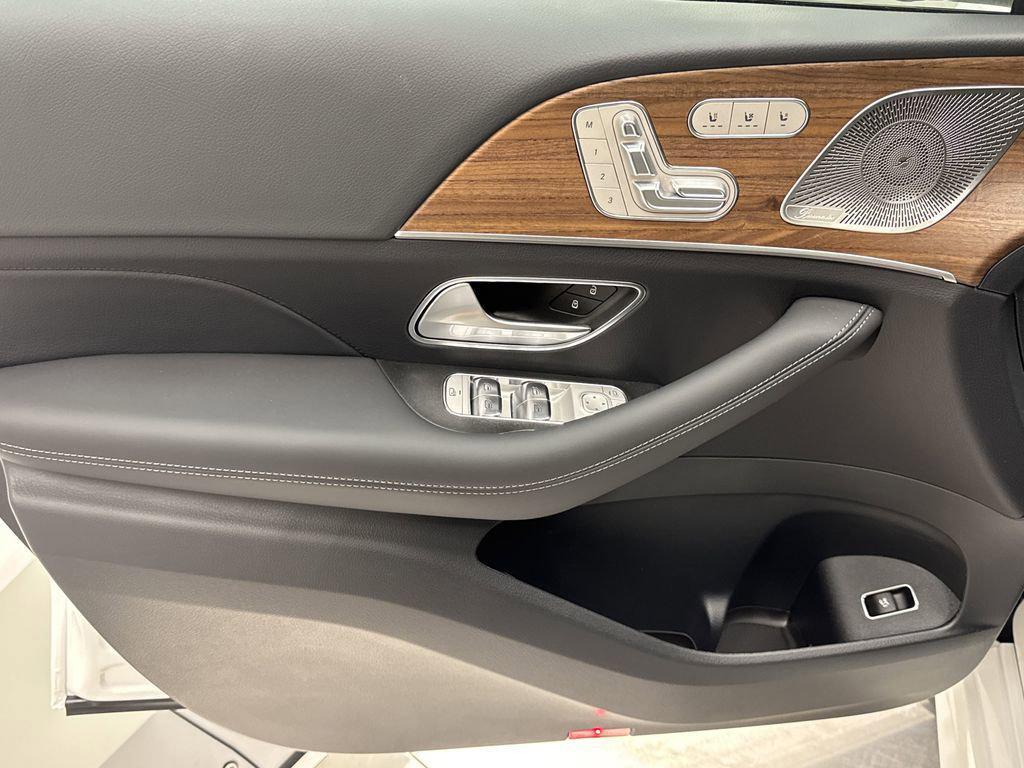 new 2026 Mercedes-Benz GLE 450 car, priced at $84,235