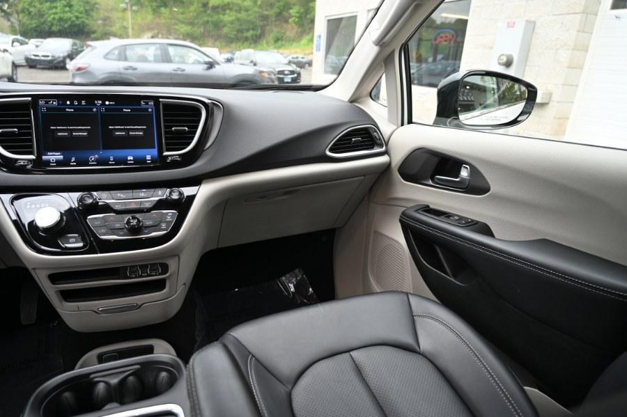 used 2024 Chrysler Pacifica car, priced at $24,995