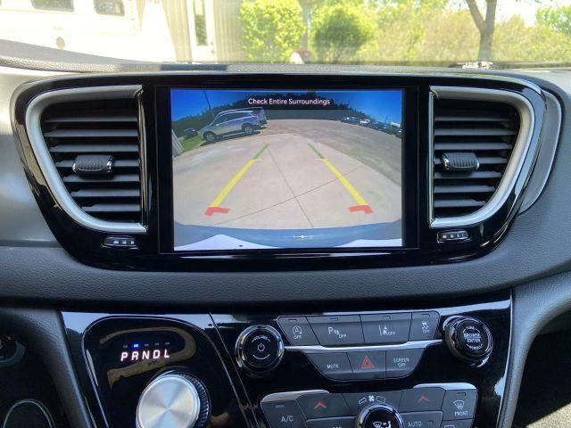 used 2025 Chrysler Pacifica car, priced at $31,900