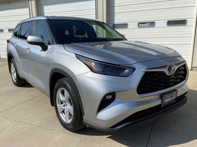 used 2024 Toyota Highlander car, priced at $35,900