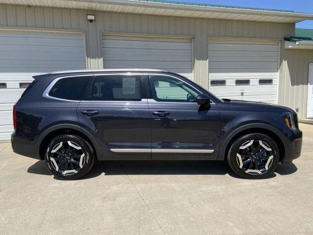 used 2025 Kia Telluride car, priced at $35,900