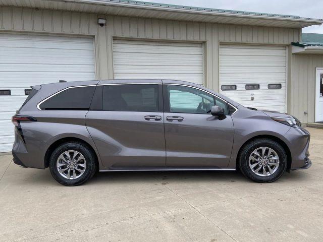 used 2024 Toyota Sienna car, priced at $37,900