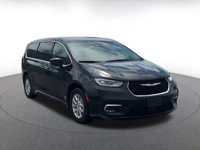 used 2024 Chrysler Pacifica car, priced at $29,315