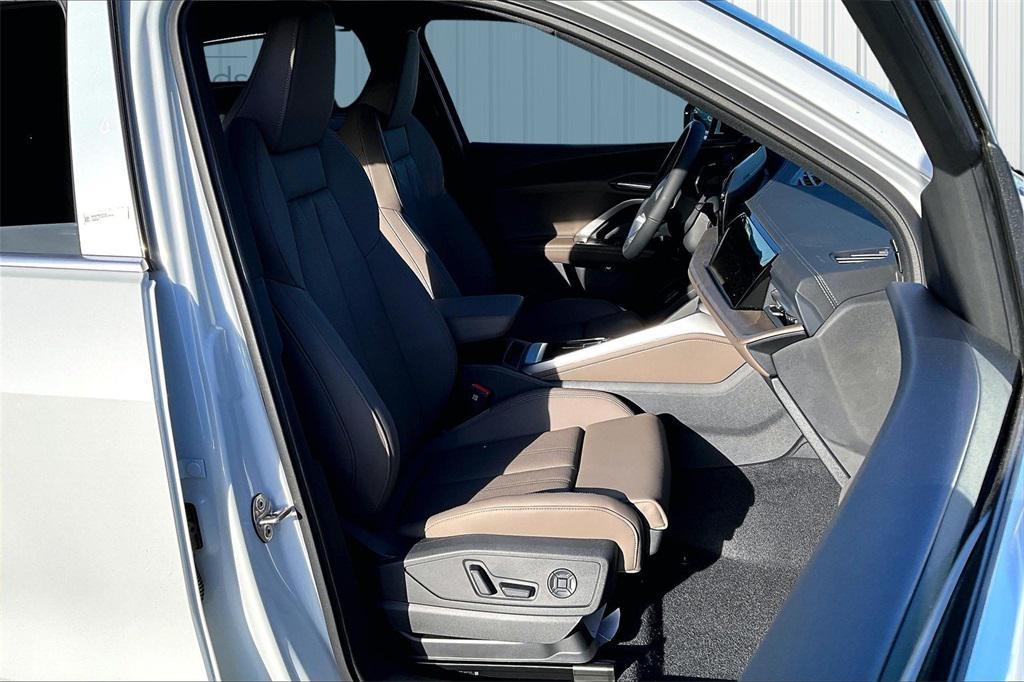 new 2025 Audi Q5 car, priced at $62,080