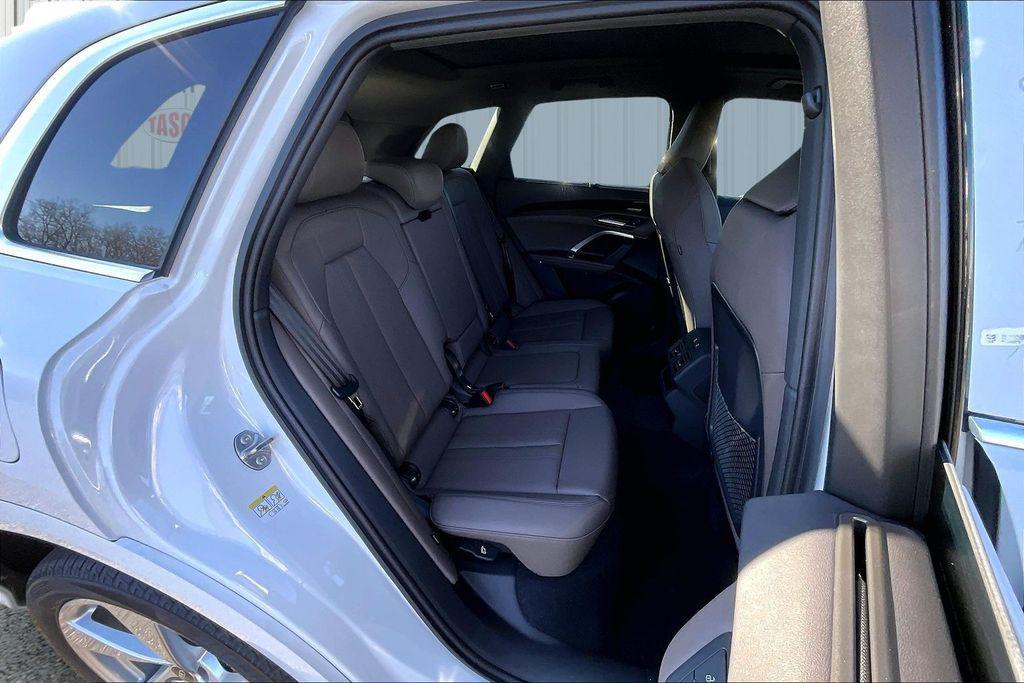new 2025 Audi Q5 car, priced at $59,980
