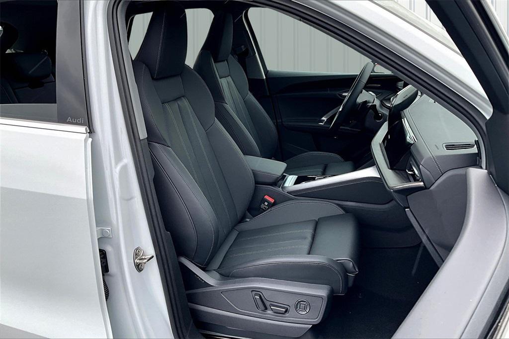 new 2025 Audi Q5 car, priced at $62,080