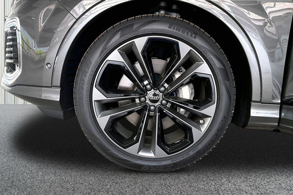 new 2026 Audi Q7 car, priced at $78,445