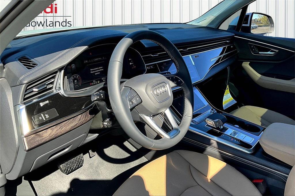 new 2025 Audi Q7 car, priced at $76,480