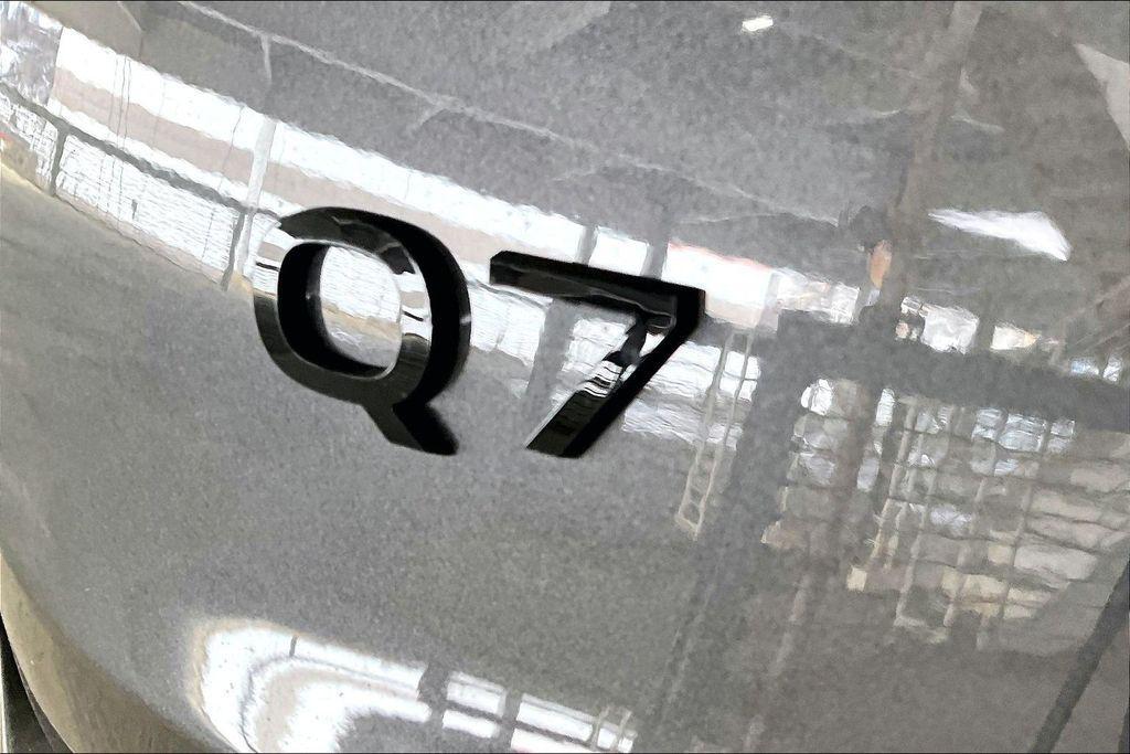 new 2026 Audi Q7 car, priced at $78,445